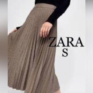 Zara Women's Tan Houndstooth Midi Pleated Skirt in M